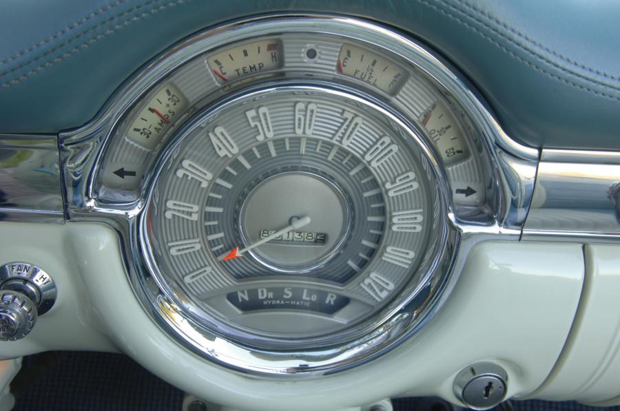 Oldsmobile 98 Fiesta Convertible 1953 года  (фото 74 из 87)